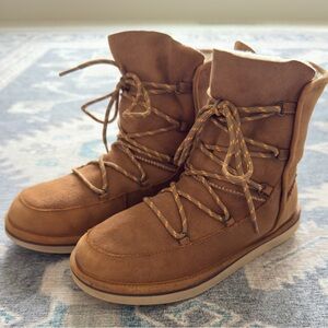 Women’s Ugg Lodge Lace-up boot